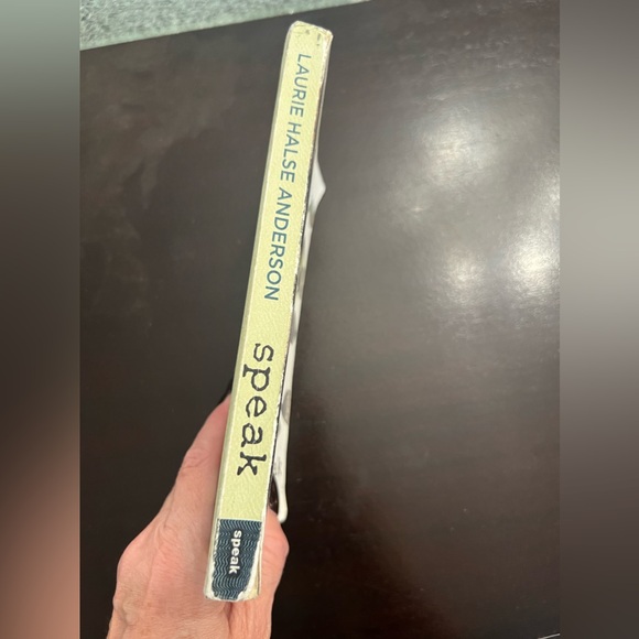 Speak Paperback Book By Laurie Halse Anderson - Picture 4 of 5